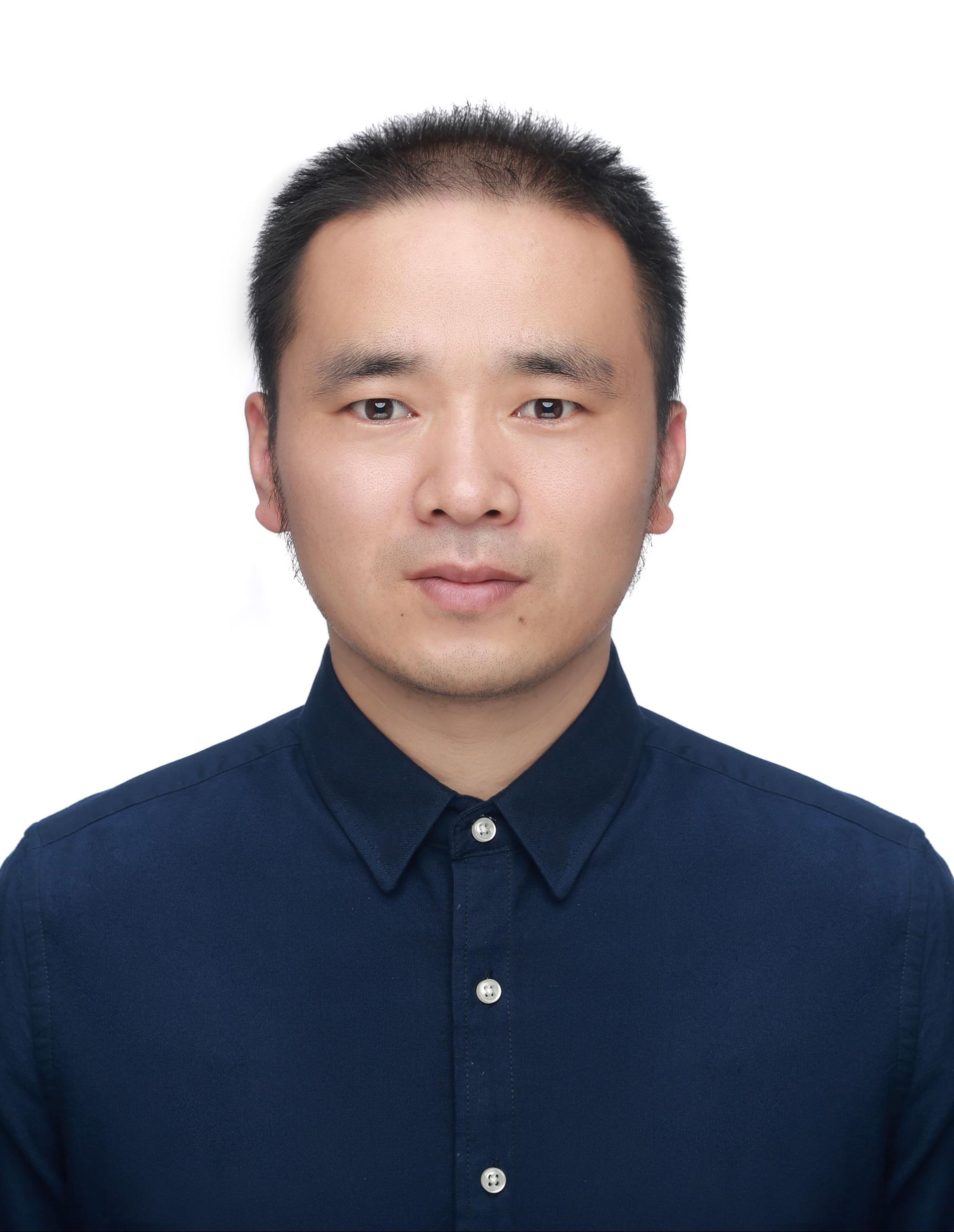 尹磊